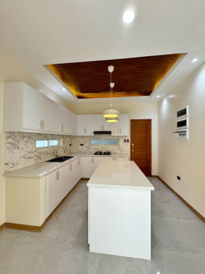 Brand New Modern 3-Storey House for Sale in Greenwoods Executive Village