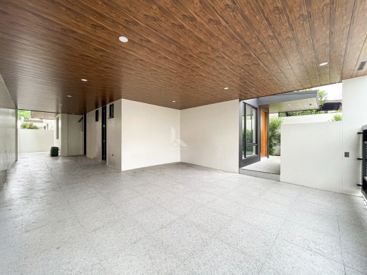 Elegant Modern Contemporary House and Lot