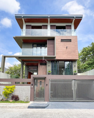 Astonishing Modern Contemporary House and Lot For Sale in Woodridge Heights