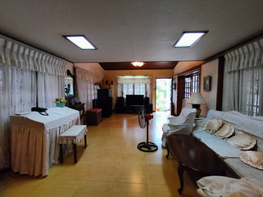 2 Storey Home For Sale in Alabang 400 Muntinlupa