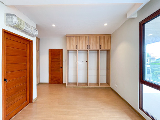 Notable Modern Contemporary House and Lot For Sale in Greenwoods Executive Villa