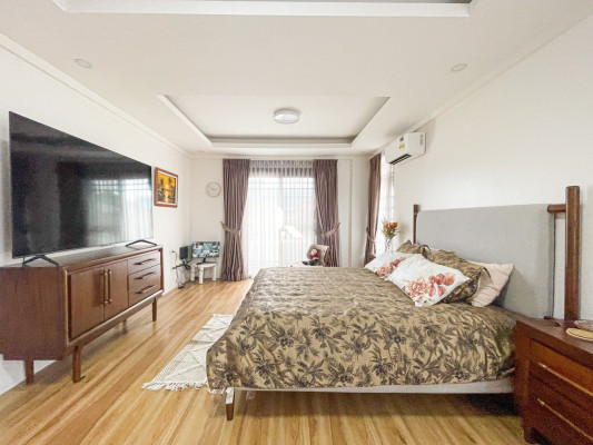 Modern Contemporary 3-Storey House and Lot in Marcelo Green Village