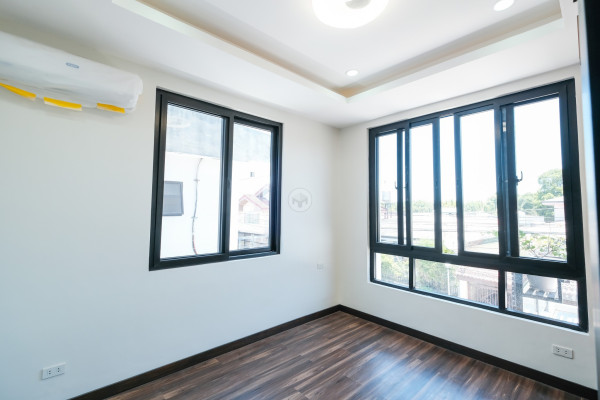 Sneak in this Brand-New 5-Bedroom Home