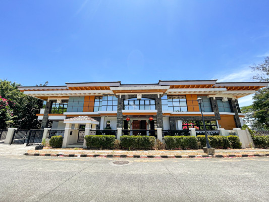Vast Magnificent House and Lot For Sale in Brentville International