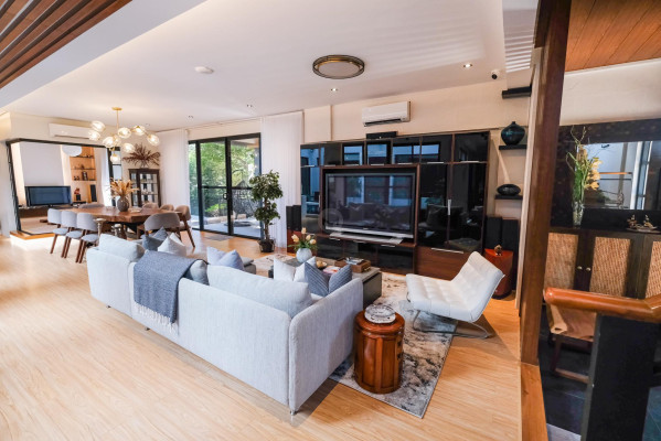 Sensational 5-Bedroom House and Lot for Sale in Southbay Gardens