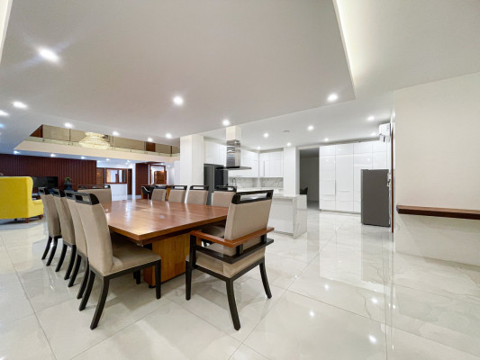 Vast Magnificent House and Lot For Sale in Brentville International