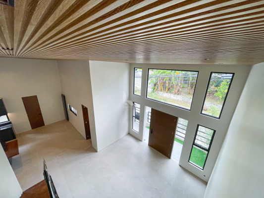 Elegant Modern Bungalow Home with Mezzanine Floor For Sale