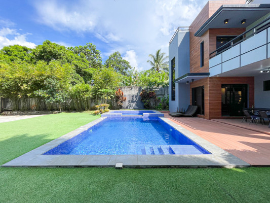Cozy Modern Tropical Fully Furnished
