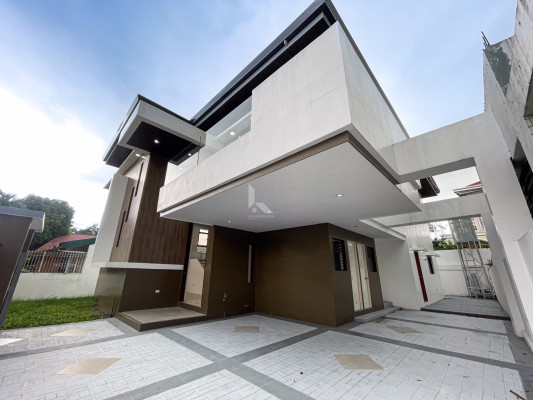 Elegant Modern Contemporary House and Lot in Marcelo Green Village