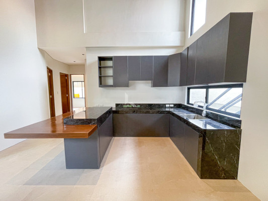 Elegant Modern Bungalow Home with Mezzanine Floor For Sale