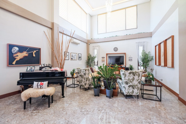 Own this Fabulous 4-Bedroom House in Manila Southwoods Estate
