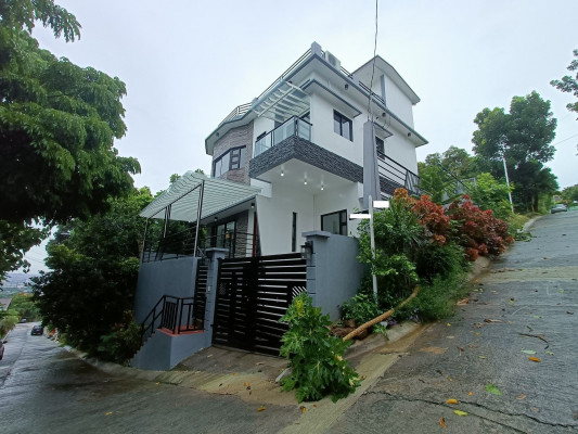2 Storey House and Lot with Overlooking View Deck in San Mateo Rizal