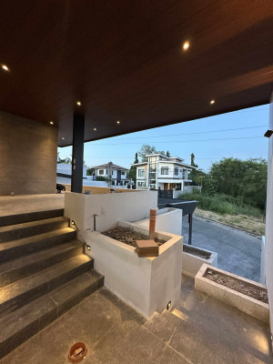 Brilliant 4-Bedroom House and Lot for Sale