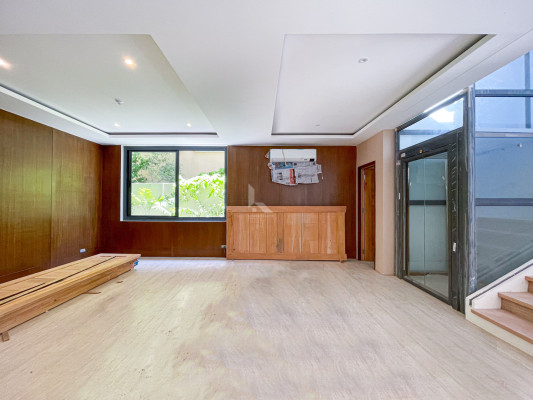 Notable Modern Contemporary House and Lot in Tahanan Village