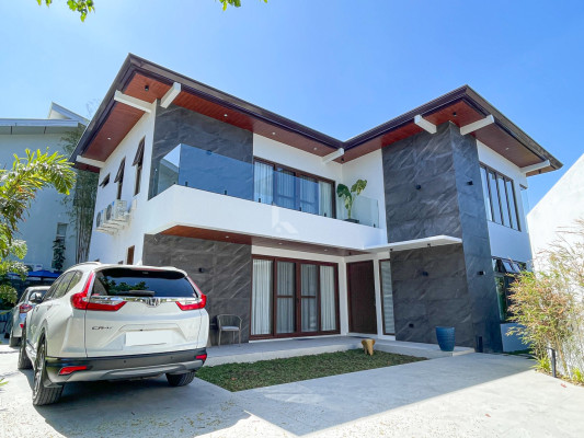 Classy Modern Contemporary House and Lot For Sale in Verdana Homes