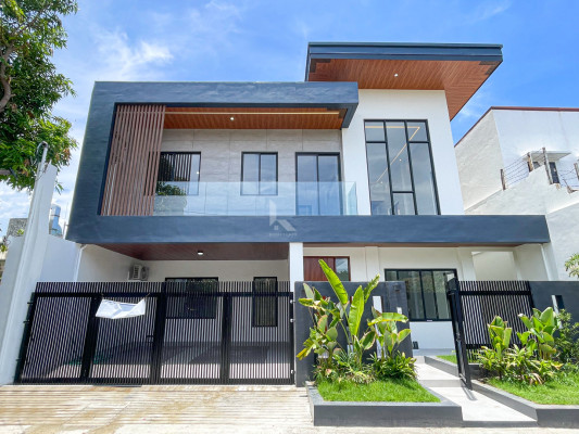 Elegant Semi-Furnished Modern Contemporary Home For Sale