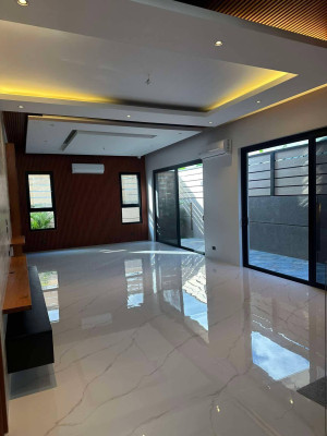 Secure this Prime Brand-New Home in Las Piñas Royale Estate