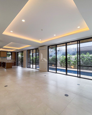Upscale Modern Tropical Home in Ayala Alabang Village