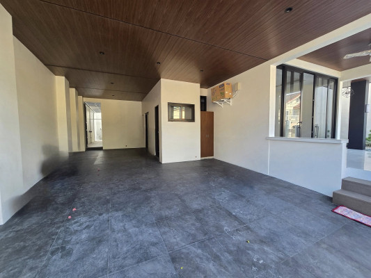 Snatch this Brand-New 5-Bedroom House in BF Homes,