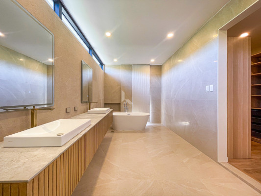 Classy Modern Contemporary House and Lot For Sale in Lindenwood Residences,