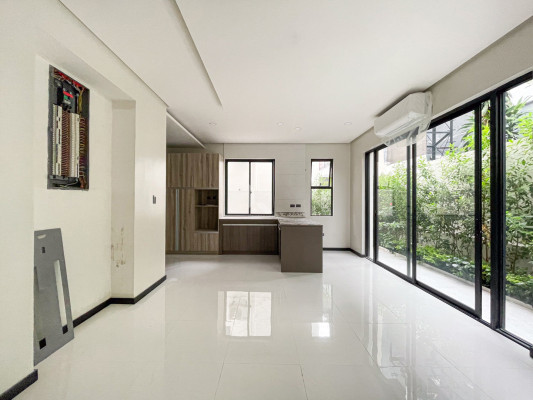 Elegant Modern Contemporary House and Lot
