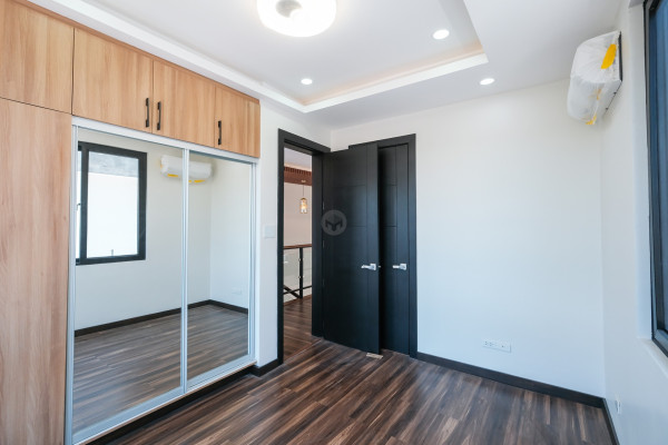 Sneak in this Brand-New 5-Bedroom Home in BF Homes