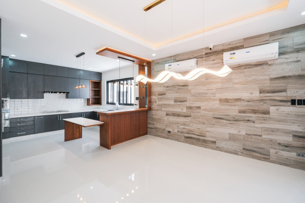 Sneak in this Brand-New 5-Bedroom Home in BF Homes