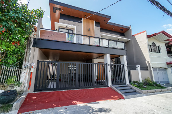 2 Storey Modern House and Lot for Sale in BF Resort Village, Las Pinas City