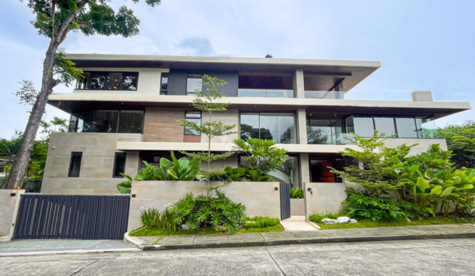 Luxurious Modern Tropical House and Lot in Ayala Alabang Village