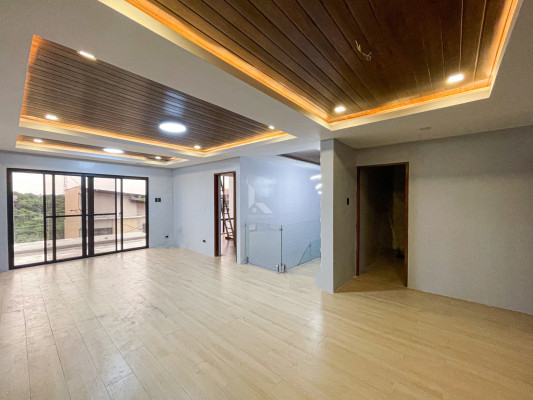 Remarkable Modern Contemporary House and Lot in Greenwoods Executive Village