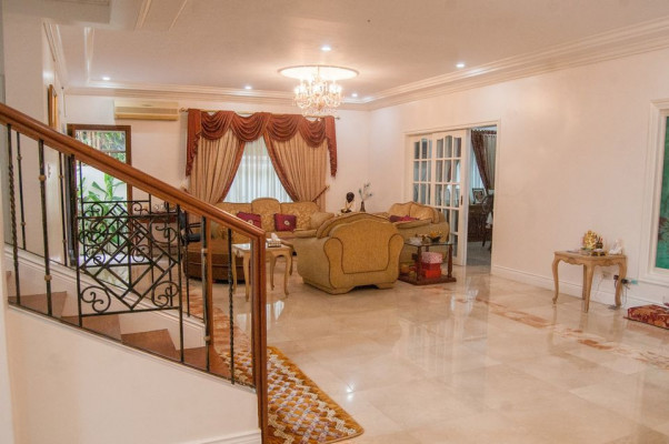 4BR HOUSE AND LOT FOR SALE AT HILLSBOROUGH ALABANG VILLAGE