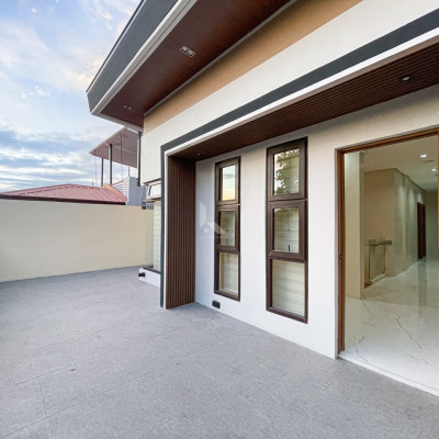 Sophisticated Modern Contemporary House and Lot For Sale