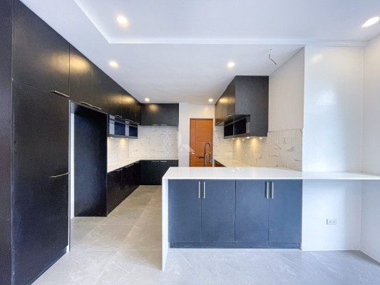 Gorgeous Modern Contemporary House and Lot For Sale in Greenwoods Executive Vill