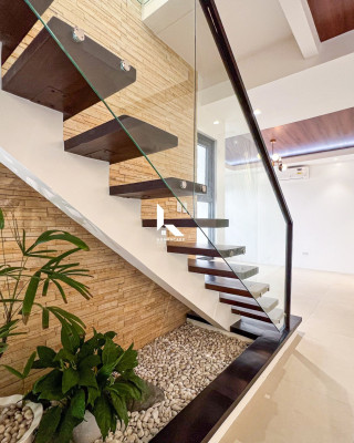 Notable Modern Contemporary House and Lot