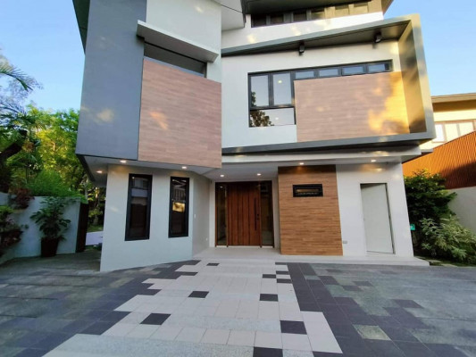 3 Storey Ayala Alabang Village House For Sale