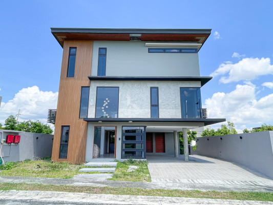Sophisticated Modern Contemporary House and Lot For Sale