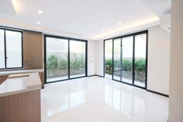 Stunning 5-Bedroom House and Lot for Sale in BF Homes, Parañaque