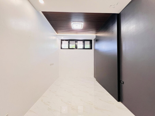 Elegant 5-Bedroom House and Lot for Sale