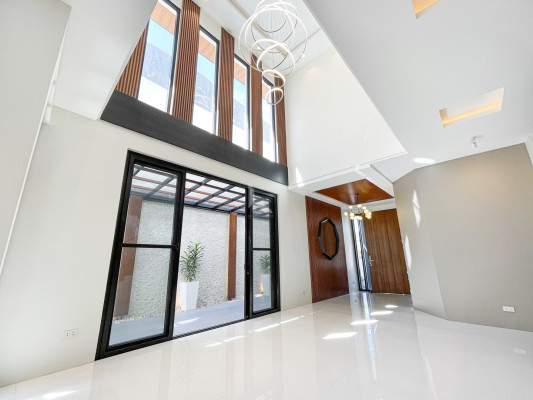 Splendid Modern Smart Home For Sale i