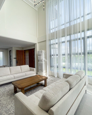 Vast Modern Contemporary House and Lot in South Peak