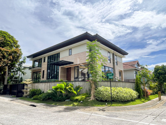 Stylish Modern Contemporary Corner House and Lot in Ayala Alabang Village