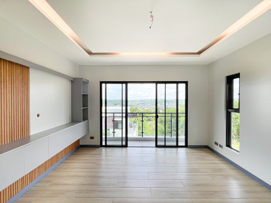 Gorgeous Home For Sale in Edgewood Place