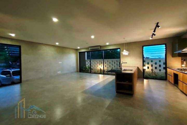 4 BEDROOM HOUSE WITH 3 CAR PARKING IN MANDAUE CEBU