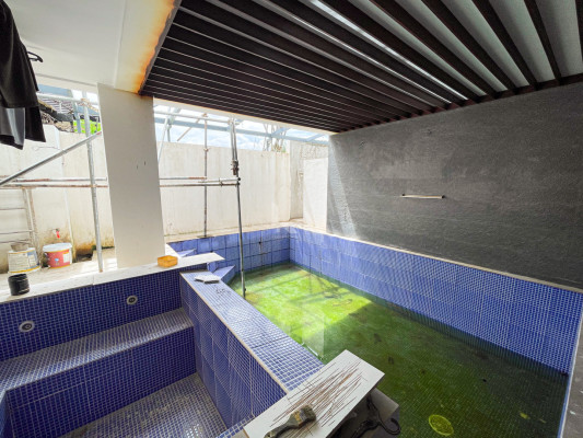 Classy Semi-furnished Modern Contemporary