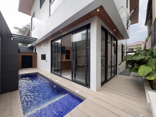 Magnificent 4-Bedroom House and Lot for Sale