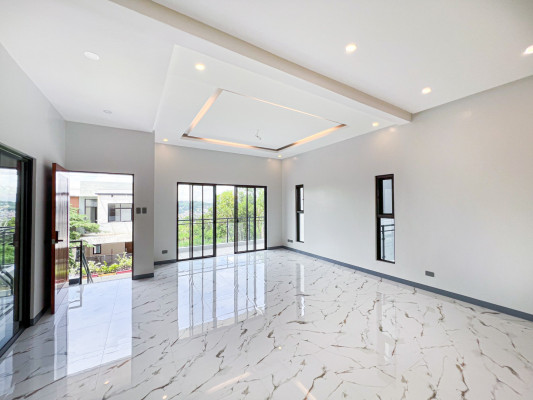 Gorgeous Home For Sale in Edgewood Place