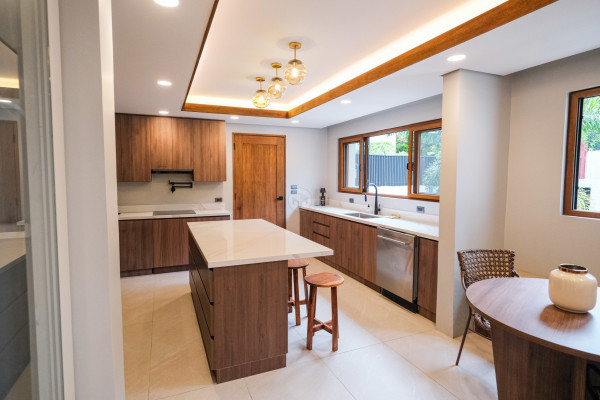 Own this 4-Storey Contemporary House in LGV