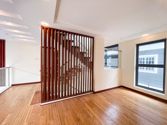 Classy Semi-furnished Modern Contemporary