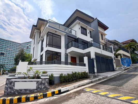 Stunning Modern House and Lot in Vista Real Subdivision, Quezon City