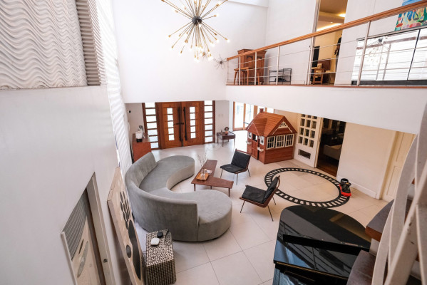 Discover this Sleek 6-Bedroom House in White Plains, Quezon City